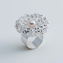 Carica l'immagine nel visualizzatore di Gallery, Anello Intreccio Rotondo con Perla