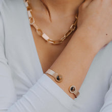 Carica l'immagine nel visualizzatore di Gallery, Bracciale schiava dorato con Occhio di Tigre