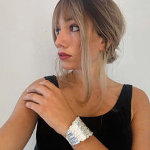 Carica l'immagine nel visualizzatore di Gallery, Bracciale Onde sottile