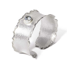 Carica l'immagine nel visualizzatore di Gallery, Bracciale alla schiava Venere con Topazio