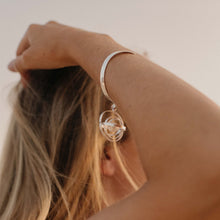 Carica l'immagine nel visualizzatore di Gallery, Bracciale Cinetico con Perla