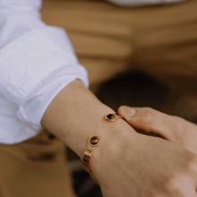 Carica l'immagine nel visualizzatore di Gallery, Bracciale schiava dorato con Occhio di Tigre