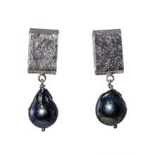 Carica l'immagine nel visualizzatore di Gallery, Orecchini Apollo a maglia grande con perla barocca