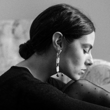 Carica l'immagine nel visualizzatore di Gallery, Orecchini Apollo con perla barocca