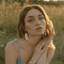 Carica l'immagine nel visualizzatore di Gallery, Orecchini ovali Onde