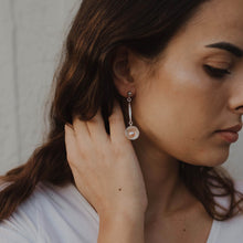 Carica l'immagine nel visualizzatore di Gallery, Orecchini Venere pendenti