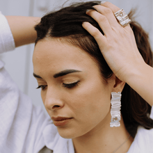 Carica l'immagine nel visualizzatore di Gallery, Orecchini rettangolari Onde