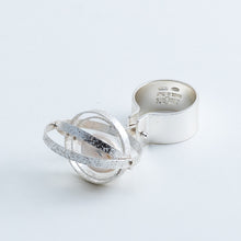 Carica l'immagine nel visualizzatore di Gallery, Anello Orbite Cinetico con perla