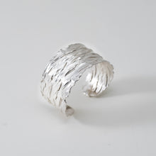 Carica l'immagine nel visualizzatore di Gallery, Bracciale Onde sottile