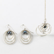 Carica l'immagine nel visualizzatore di Gallery, Collana con Pendente Ovale con perla